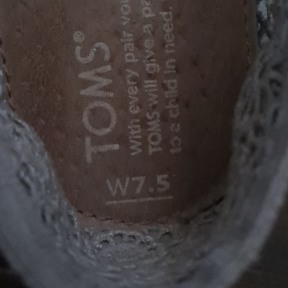 Toms, crocheted lace style, size W 7.5 - Picture 8 of 8